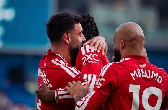 Bruno đánh dấu ngày thi đấu rực rỡ của mình bằng bàn nâng tỷ số lên 3-0.