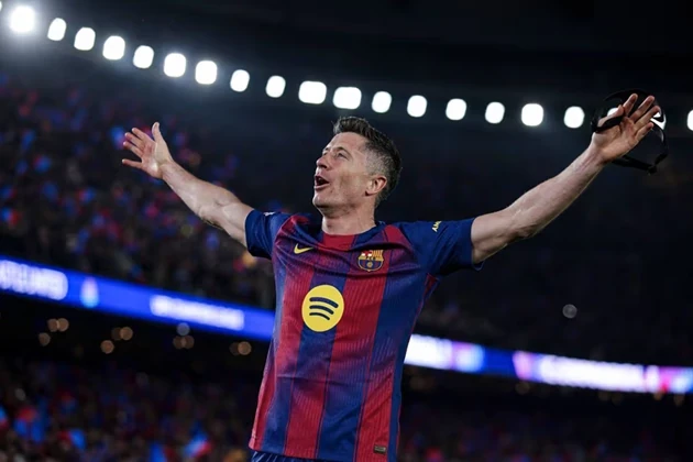 Lewandowski sẽ rời Barcelona vào mùa hè này.