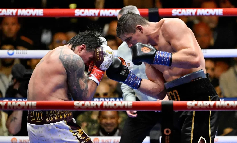 Oleksandr Usyk tung đòn về phía Rico Verhoeven