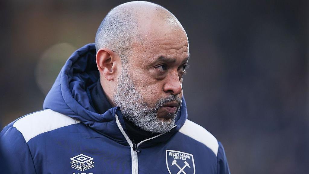 HLV Nuno Espirito Santo đối diện nguy cơ bị sa thải.
