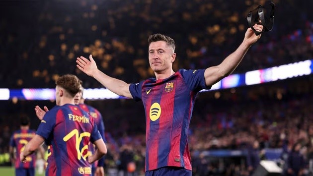 Lewandowski đã ghi 120 bàn thắng trong 193 trận đấu cho Barcelona.