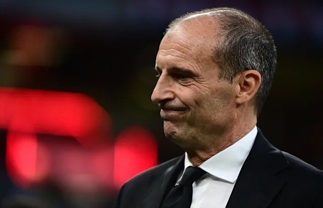 Allegri đã bị Milan sa thải.