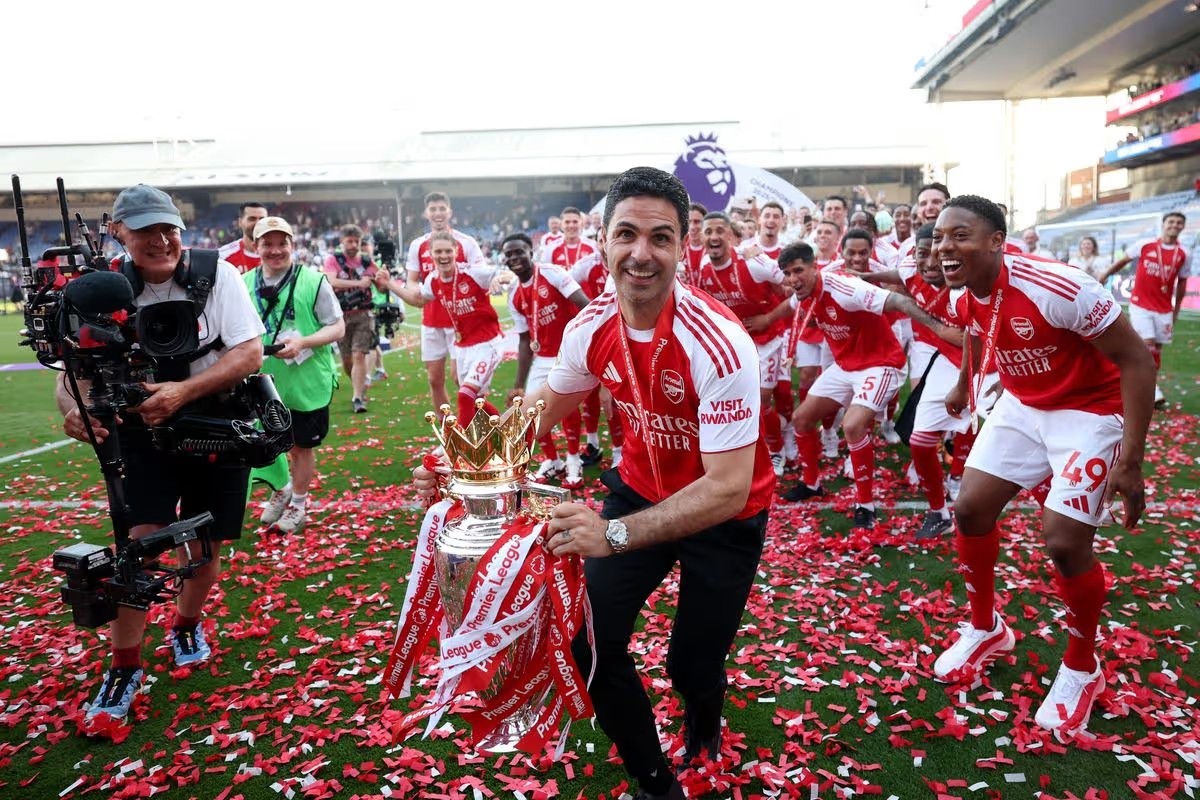 Arsenal đã giải cơn khát vô địch Ngoại hạng Anh sau 22 năm chờ đợi.