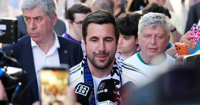 Riquelme nghiêm túc muốn lãnh đạo Real Madrid.