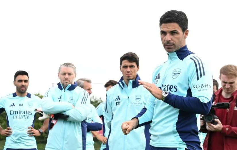Cuesta khi còn ở Arsenal với Arteta.