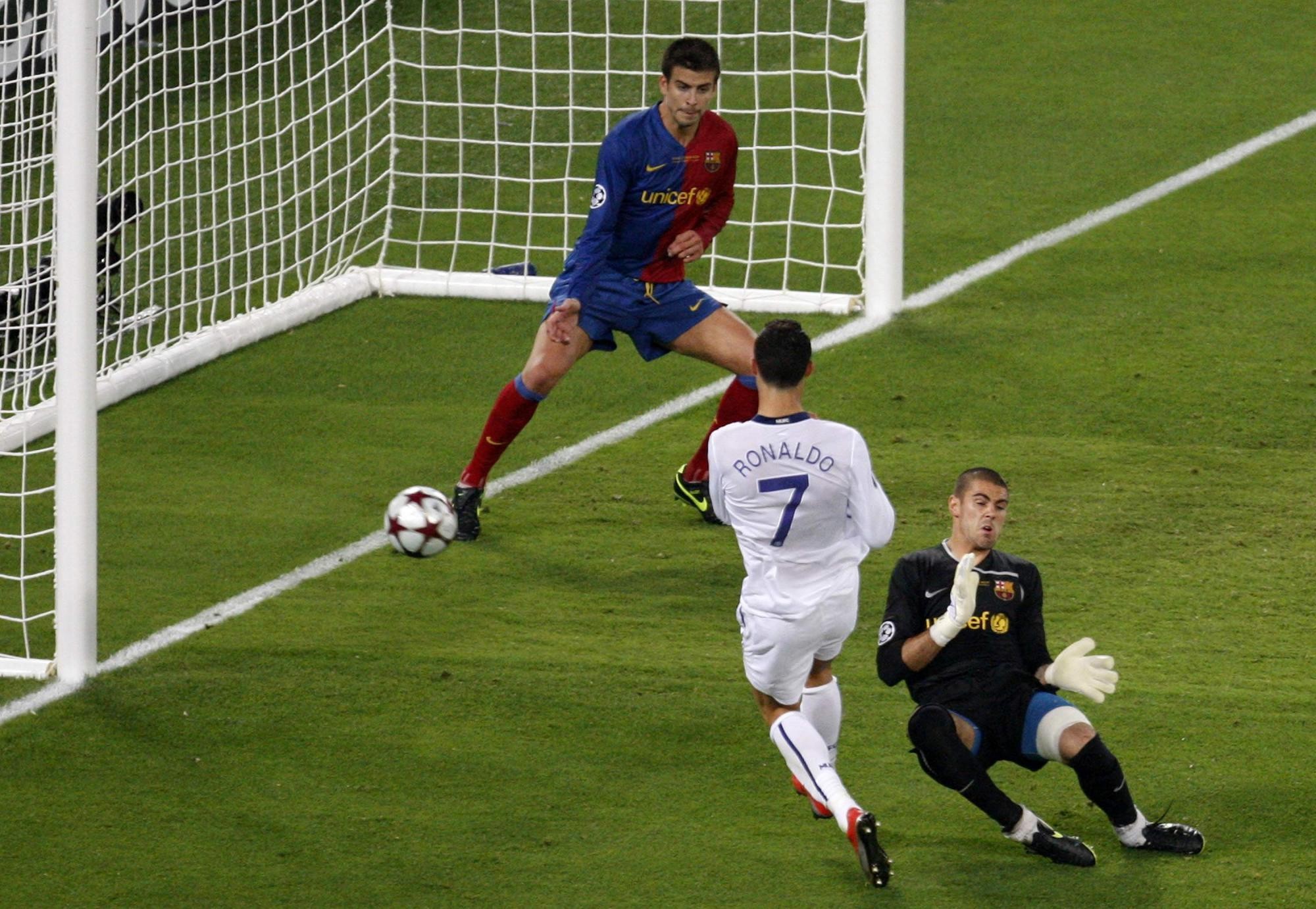 Ronaldo cũng không thể cứu nổi MU.