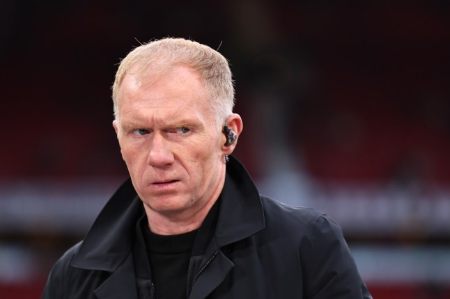 Scholes chê bai Sanchez.