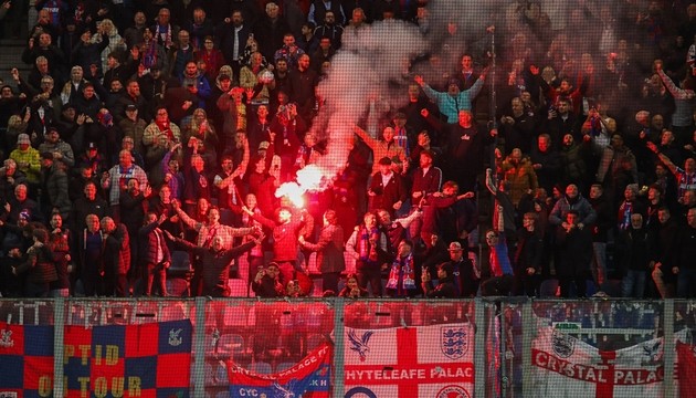 CĐV Crystal Palace và Rayo Vallecano đã 