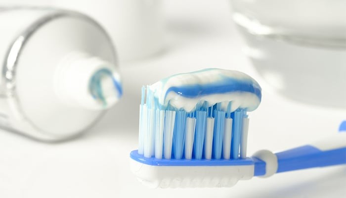 Khi đánh răng bỏ thêm chút muối hiệu quả sẽ vô cùng khác biệt 