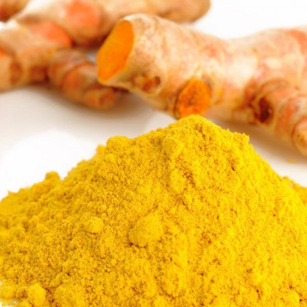 Màu tinh bột nghệ chỉ vàng nhạt, nhạt rất nhiều so với của nghệ vì đã lọc bỏ tinh dầu