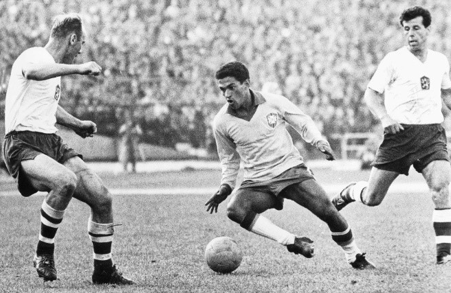 Garrincha tỏa sáng giúp Brazil giành chức vô địch World Cup 1962.