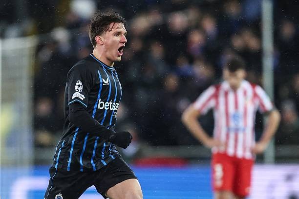 Man Utd không nên vội vàng chiêu mộ Tzolis 
