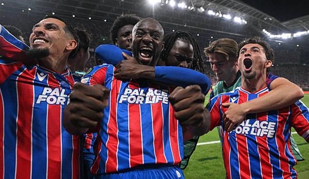 Bàn thắng duy nhất của Mateta giúp Crystal Palace lần đầu vô địch Conference League.