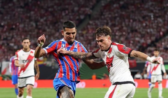 Daniel Munoz (7.2/10): Như thường lệ, anh là hướng lên bóng lợi hại bên hành lang cánh phải của Palace.