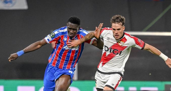Ismaila Sarr (7.4/10): Luôn tỏ ra nguy hiểm với tốc độ và sự lắt léo, nhưng đôi khi các quyết định xử lý cuối cùng của anh lại chưa thực sự chuẩn xác.