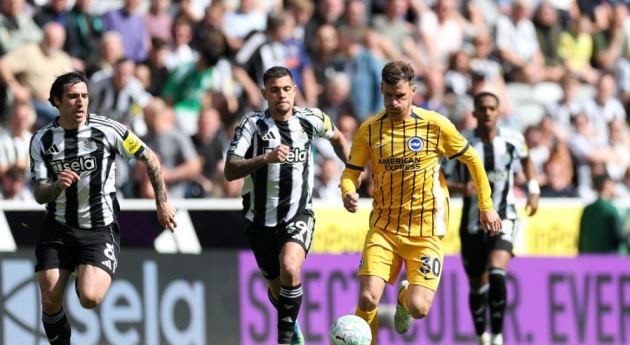  Sandro Tonali (trái) sẽ là mục tiêu tiếp theo của MU?