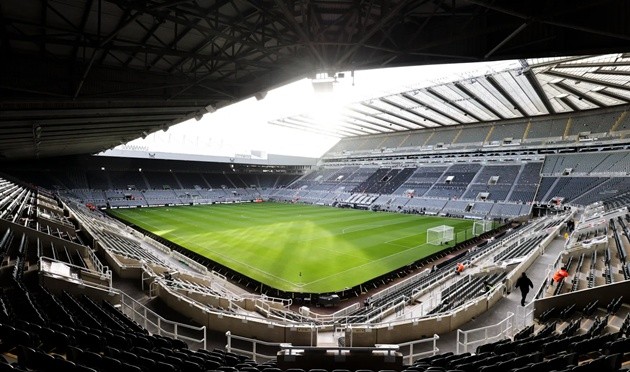 Newcastle gấp rút làm mới sân St James' Park.