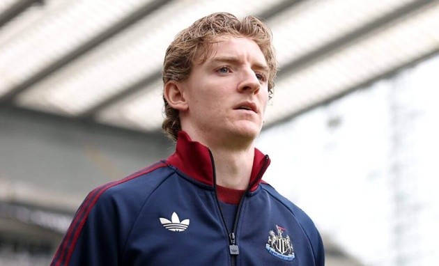 Gordon đã tỏa sáng tại Champions League và rất chăm pressing.