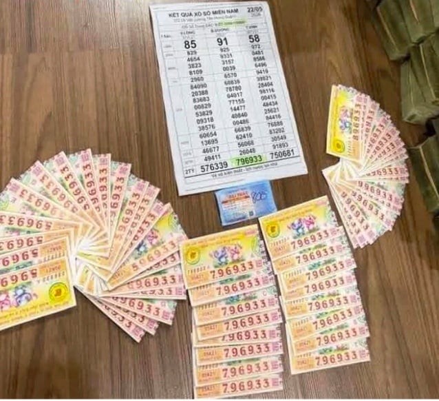 Thông tin một phụ nữ U70 tại TP.HCM bất ngờ trúng độc đắc đang thu hút sự quan tâm trên nhiều diễn đàn mạng xã hội. 