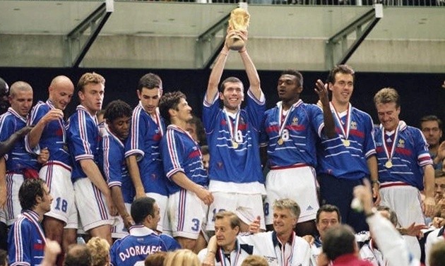 Pháp vô địch World Cup 1998 trên sân nhà.