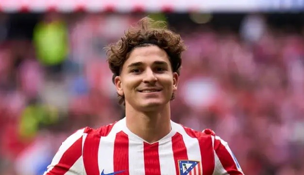Julian Alvarez đang là mục tiêu hàng đầu của Barcelona.