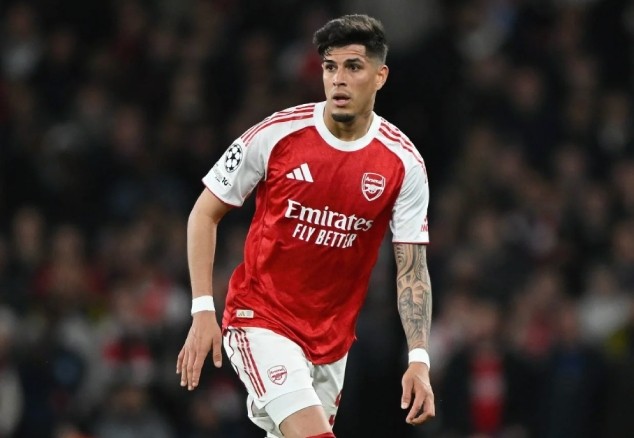 Hincapie quyết hạ bạn thân để giúp Arsenal vô địch Champions League.