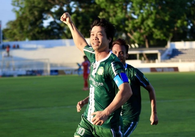 Công Phượng cùng đồng đội đã rất gần với tấm vé thăng hạng V.League mùa sau. 