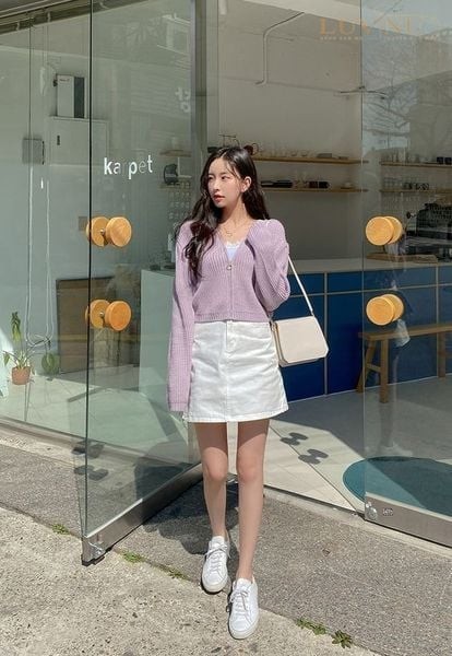 Một trong những bí quyết phối đồ được nhiều cô gái Hàn Quốc áp dụng là nguyên tắc tỷ lệ màu 60 – 30 – 10. C