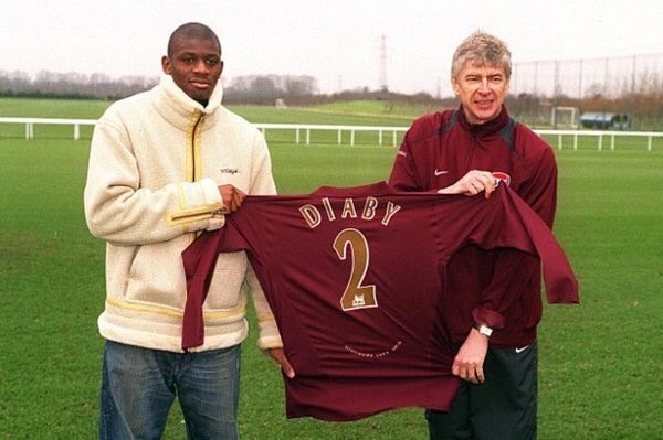 Wenger bất lực trước vòng lặp chấn thương của cậu học trò.