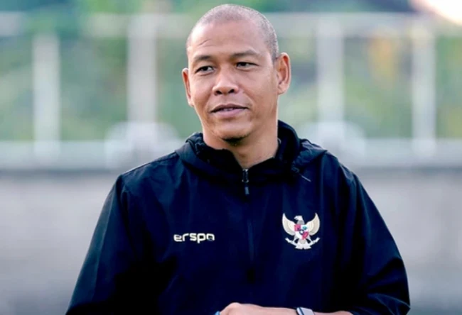 HLV Nova Arianto điền tên nhiều cầu thủ Indonesia kiều vào danh sách.