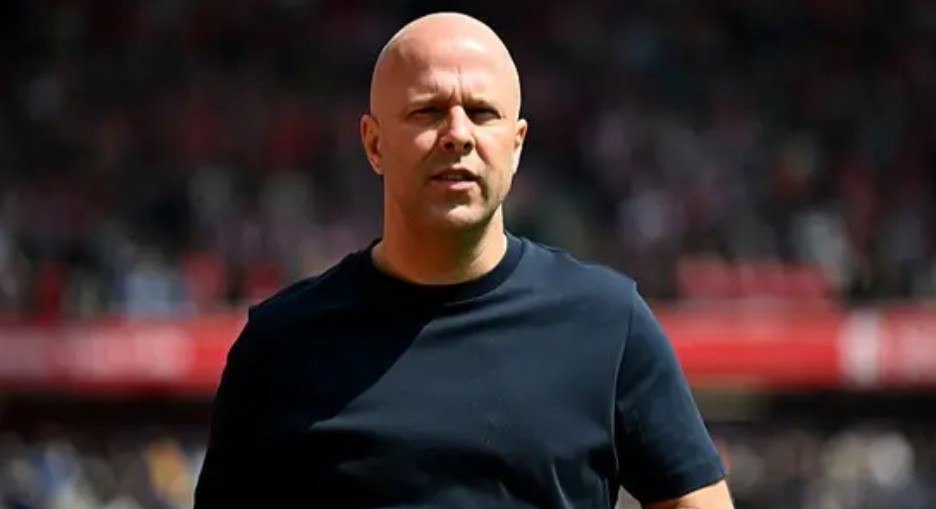 Slot từng từ chối dẫn dắt Ajax trước khi bị Liverpool sa thải.