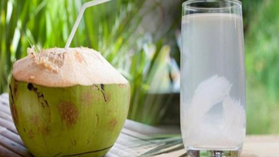 4 kiểu người không nên uống nước dừa