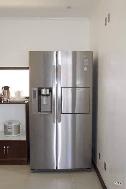 Mở tủ lanhj quá lâu cũng làm tiêu hao điện vô ích