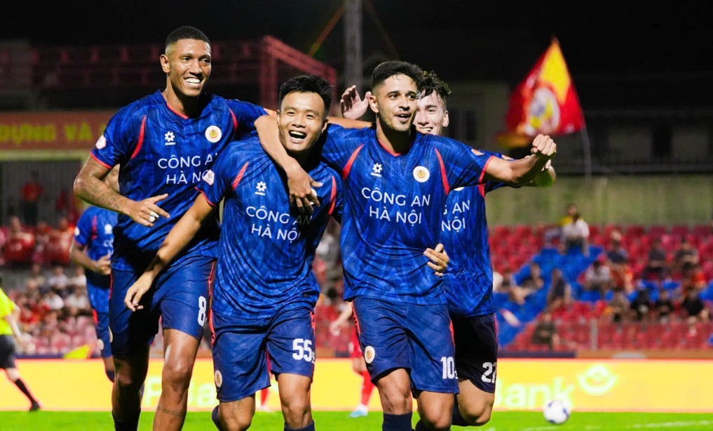 CAHN đã sẵn sàng để nâng cúp trên sân nhà.