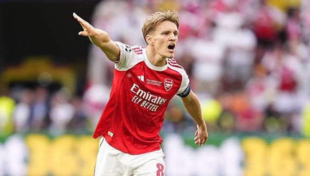 Martin Odegaard (6.7): Tích cực pressing và tạo ra cơ hội lớn cho Havertz bằng một đường chuyền tinh tế. Trong một thế trận ưu tiên phòng ngự, Odegaard chủ yếu hoạt động từ tuyến trên trước khi được rút ra nghỉ sau khi PSG gỡ hòa.