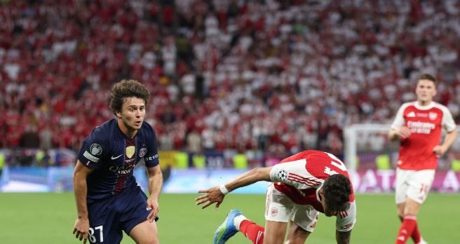Joao Neves (6.6/10): Việc Arsenal ít gây ra áp lực trực diện khiến lối chơi thiên về thể chất của anh không có nhiều đất diễn, và đôi khi trận đấu trôi qua mà không có dấu ấn của tiền vệ này. Chuyền bóng chính xác, gọn gàng nhưng không đóng góp gì thêm.