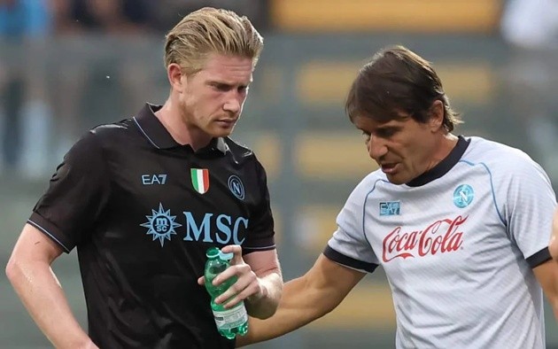 De Bruyne lên tiếng về việc Conte rời Napoli.