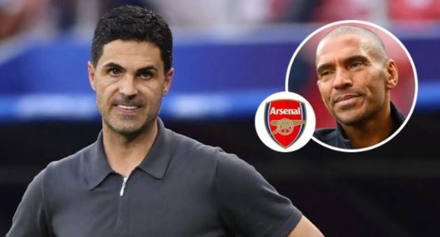 Arsenal bị Collymore chế giễu.