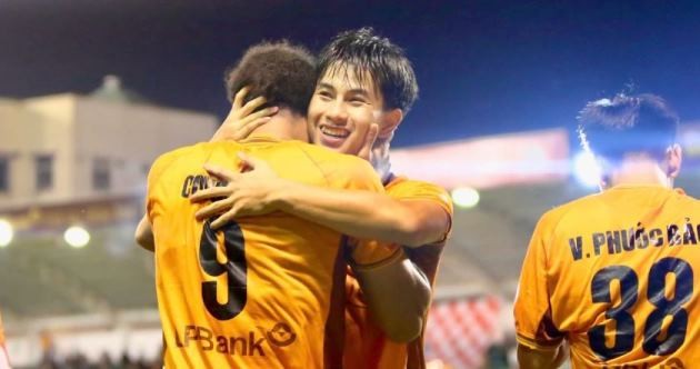 Gia Bảo nổi bật trong chiến thắng của HAGL.