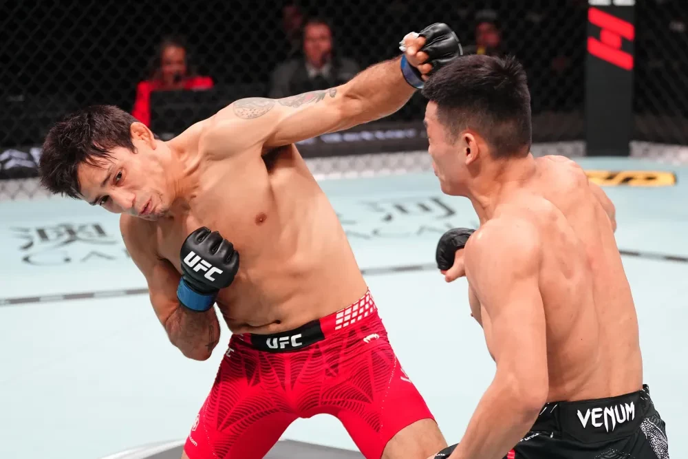 Rodrigo Vera đấm gục Zhu Kangjie