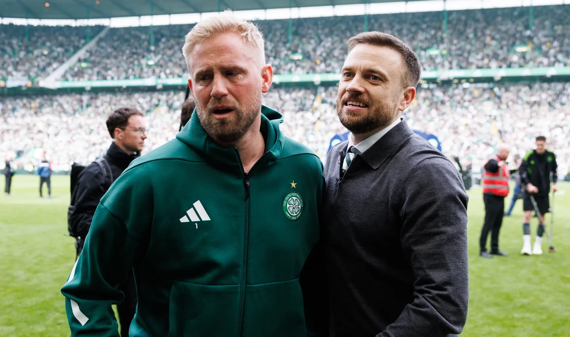 Schmeichel khép lại sự nghiệp với danh hiệu Scotland.