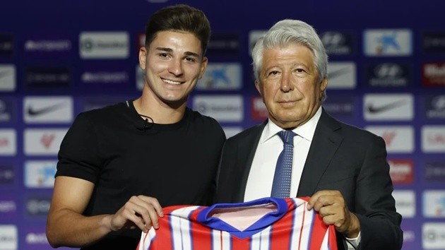 Barca nghiêm túc theo đuổi Alvarez.