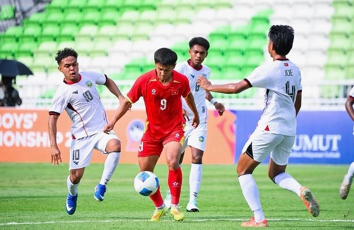 Công Hậu có một màn trình diễn ấn tượng để giúp U19 Việt Nam giành thắng lợi đậm đà.