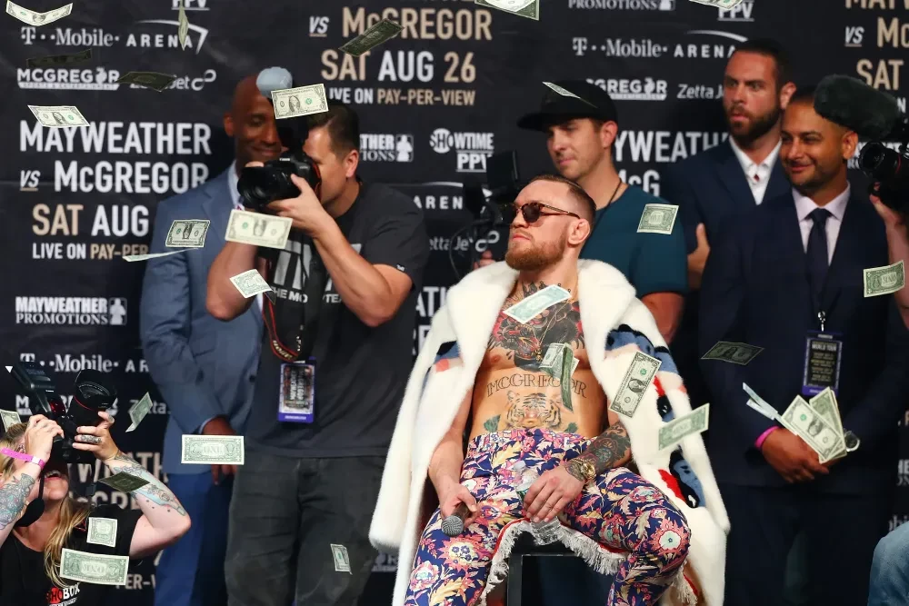Conor McGregor họp báo