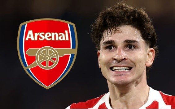 Julian Alvarez đang được liên kết với Arsenal.