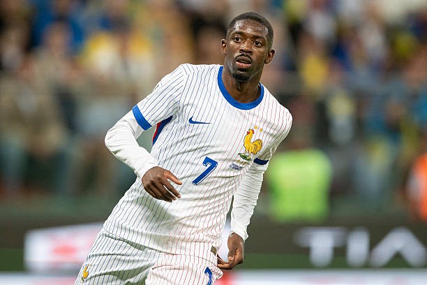Dembele cũng có thể chơi ở vị trí trung lộ 