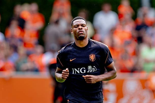 Denzel Dumfries có thể chuyển tới Real Madrid.