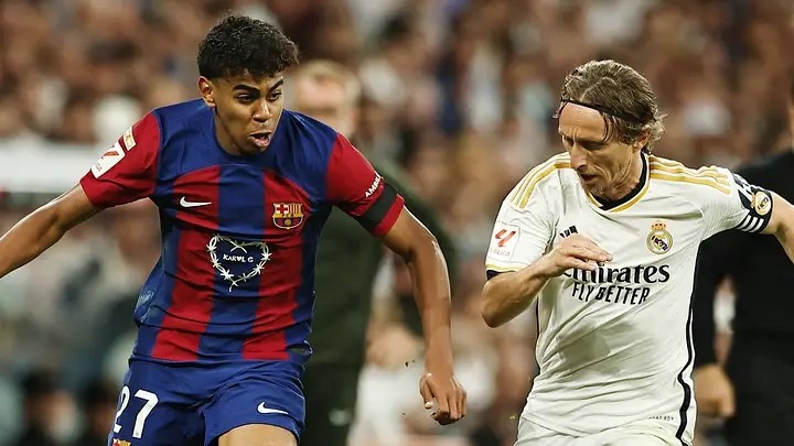 Lamine Yamal thừa nhận quan sát Modric thi đấu nhiều.