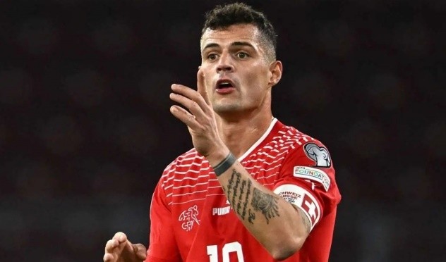 Kinh nghiệm và đẳng cấp của Xhaka đang mang đến niềm hy vọng lớn cho tuyển Thụy Sĩ.