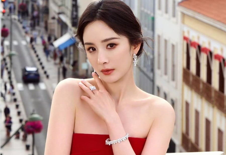 Nữ diễn viên cho biết cô không quá chạy theo các xu hướng làm đẹp liên tục xuất hiện trên thị trường